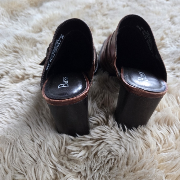 Bass Leather Slip On Brown High Heel Square Toe Buckle Clogs Mules 90s Y2K Sz 8 - Picture 3 of 7